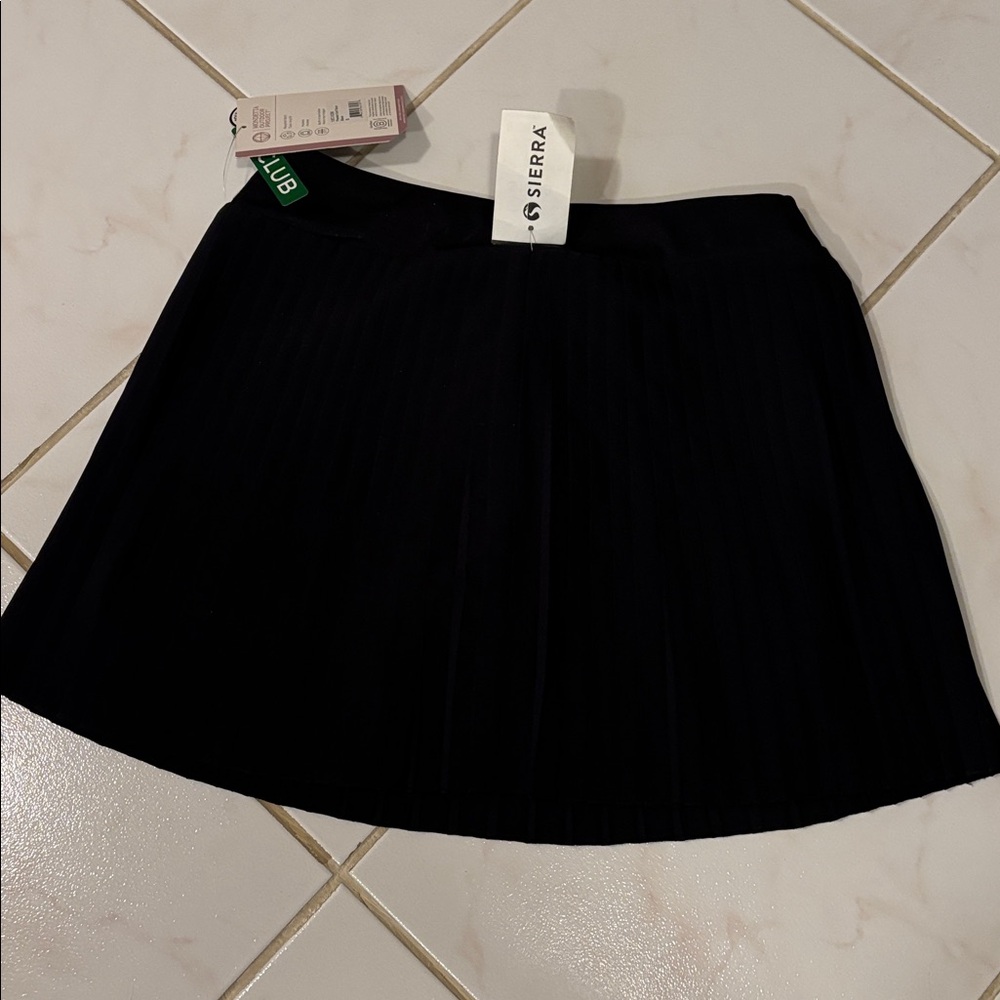 NWT Mondetta Outdoor Project skort - size Small